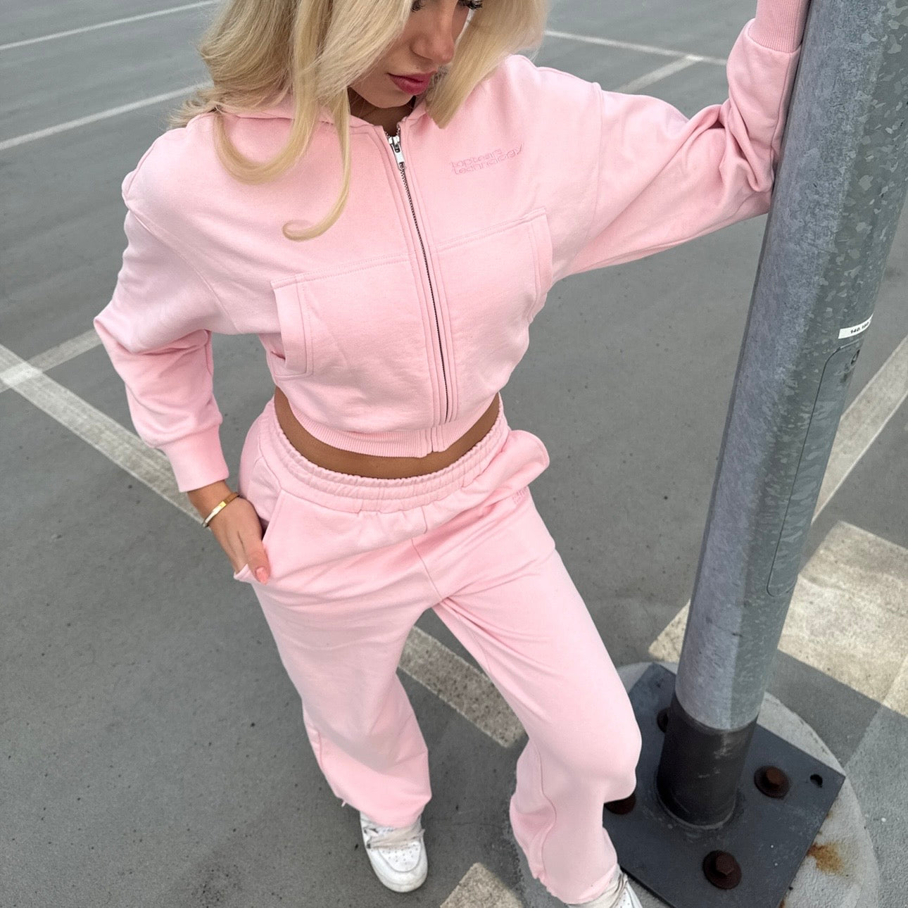 "BASE" ZIP HOODIE PINK